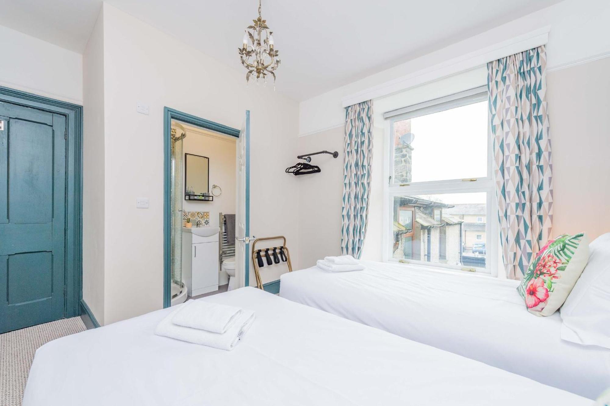 Snowdon House, 8 Bedrooms, Sleep 16, Close To Blackrock Sand Porthmadog Dış mekan fotoğraf