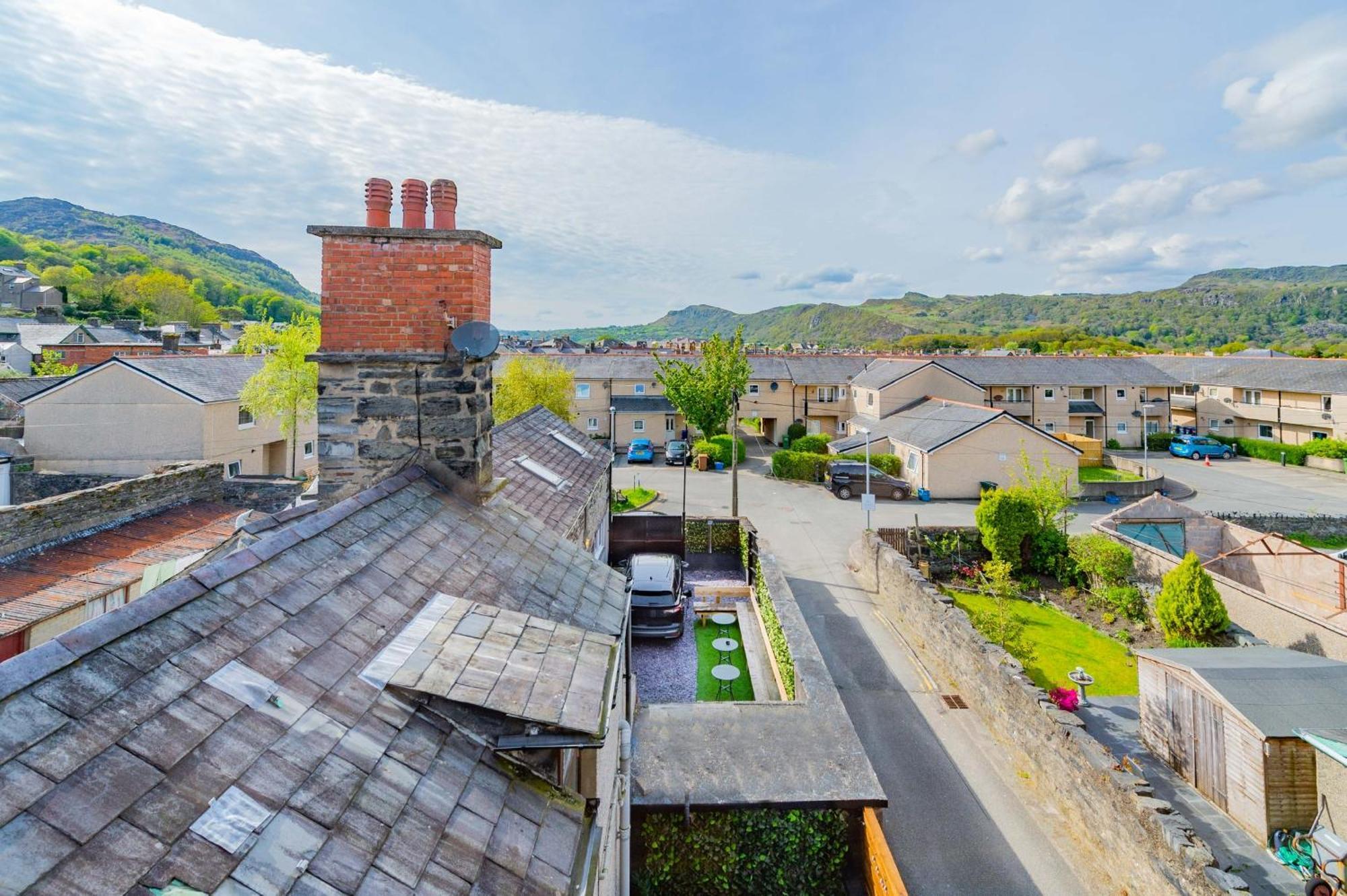 Snowdon House, 8 Bedrooms, Sleep 16, Close To Blackrock Sand Porthmadog Dış mekan fotoğraf